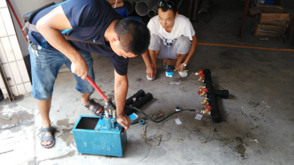 建恒公司對材料試壓，保證工程質(zhì)量