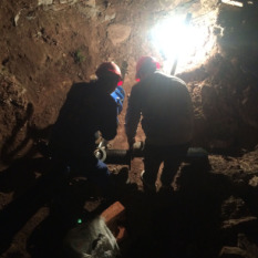 挑燈夜戰(zhàn)不擾民，爭(zhēng)分奪秒保運(yùn)行