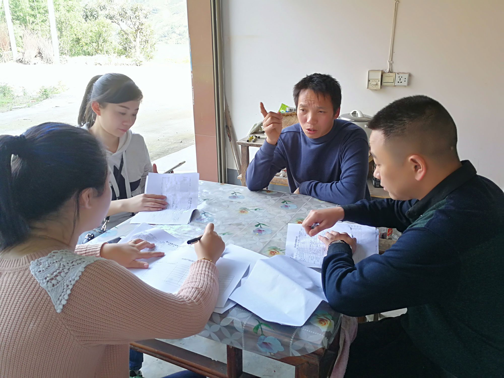 清源水務(wù)集團(tuán)公司深入栗子村開(kāi)展脫貧自查驗(yàn)收工作