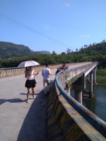 勤勤懇懇為工作，認認真真為百姓