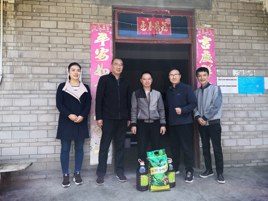 集團(tuán)公司黨委書記、董事長周燕賓一行調(diào)研脫貧攻堅(jiān)工作