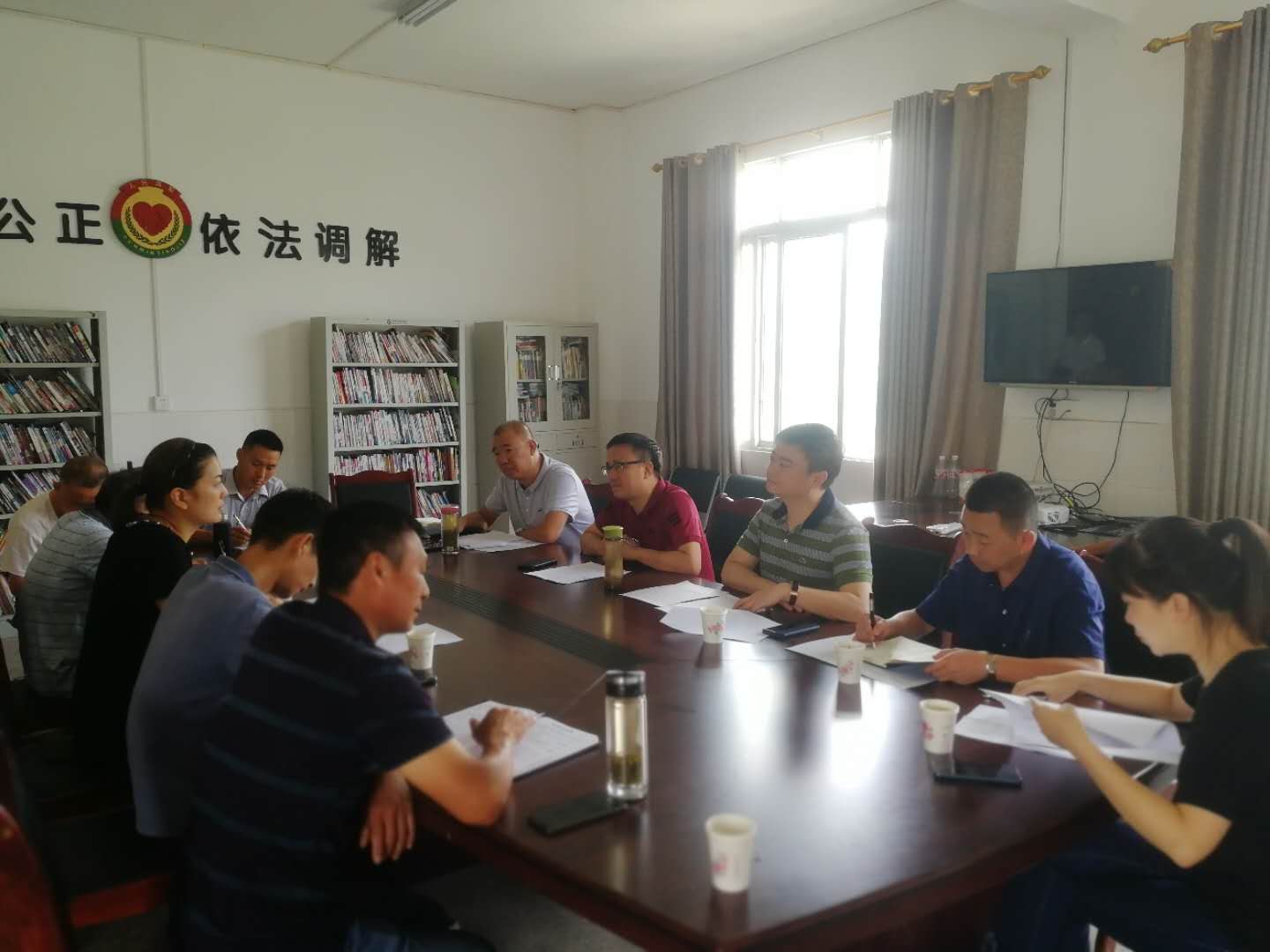 集團(tuán)公司黨委書記、董事長周燕賓一行到栗子村開展脫貧幫