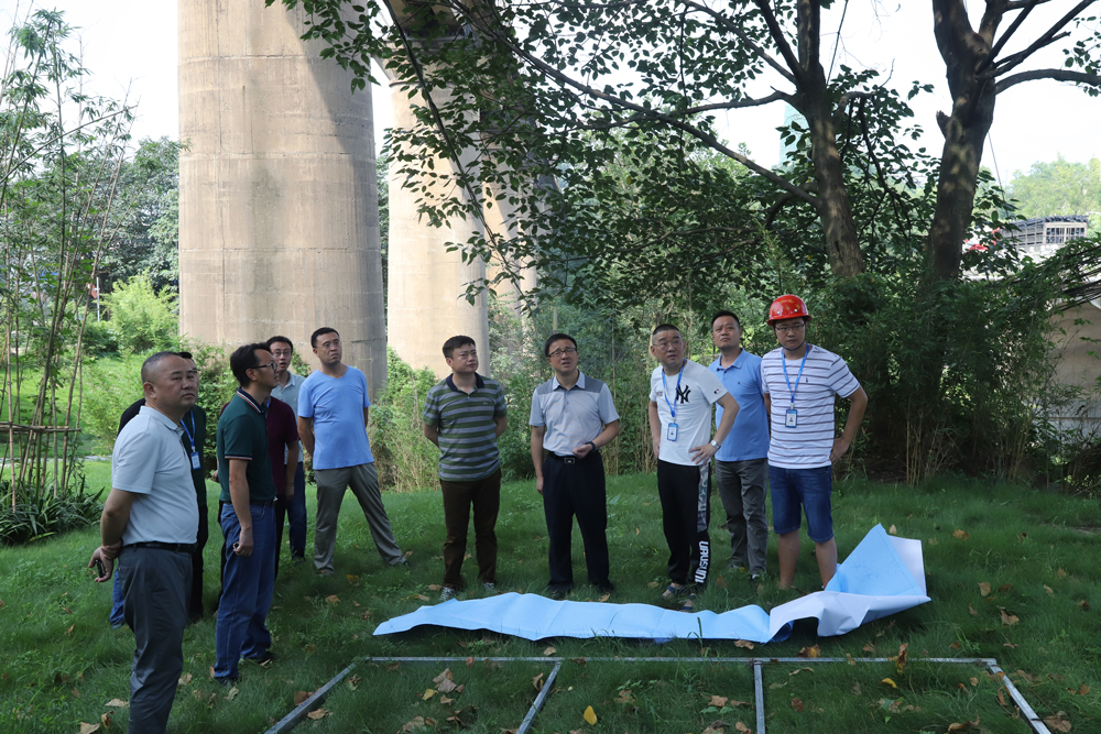 集團公司領導調(diào)研七星山居民供水工程