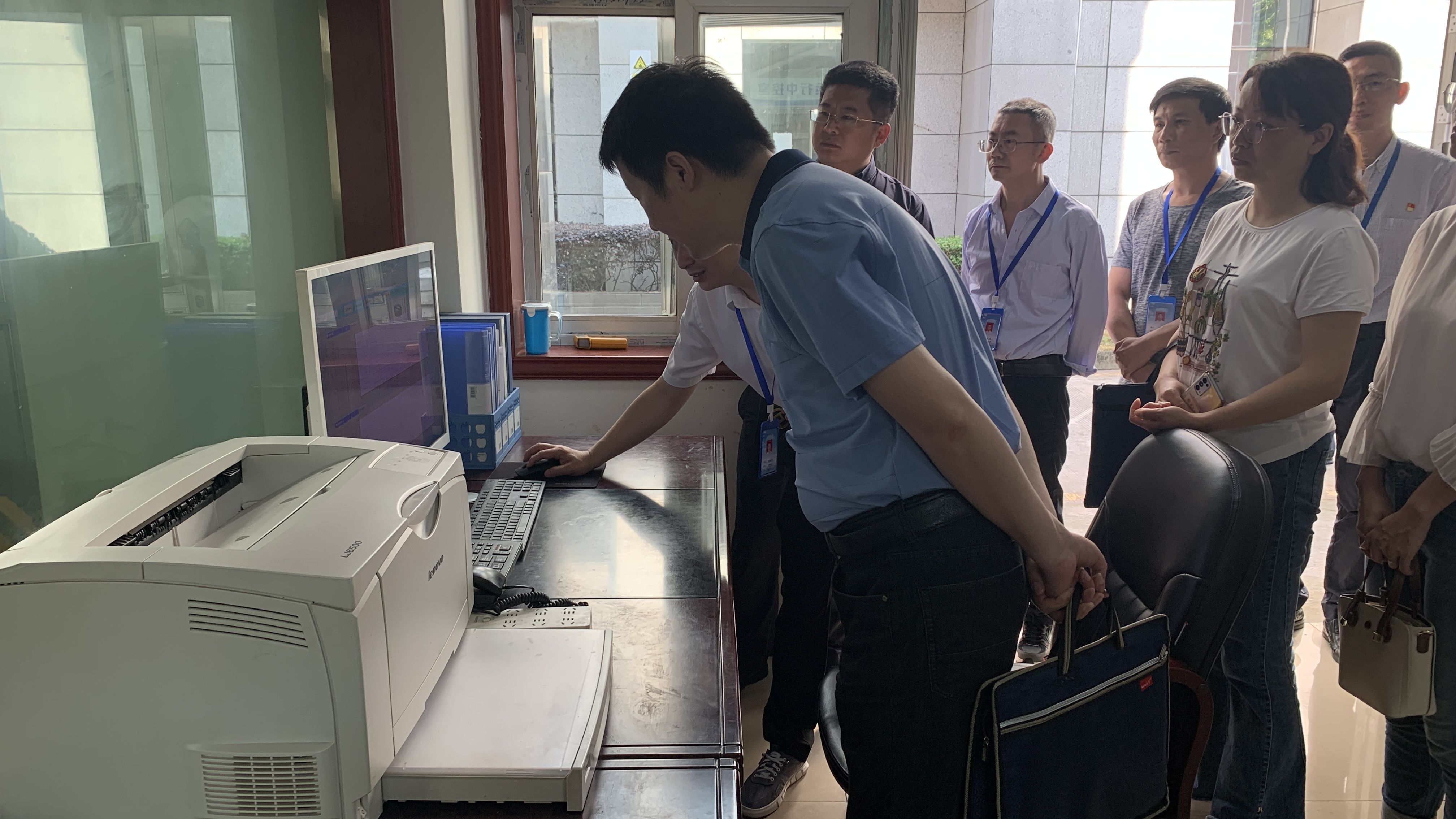 市公服集團黨委委員、監(jiān)事會主席周威帶隊調研清源水務公司