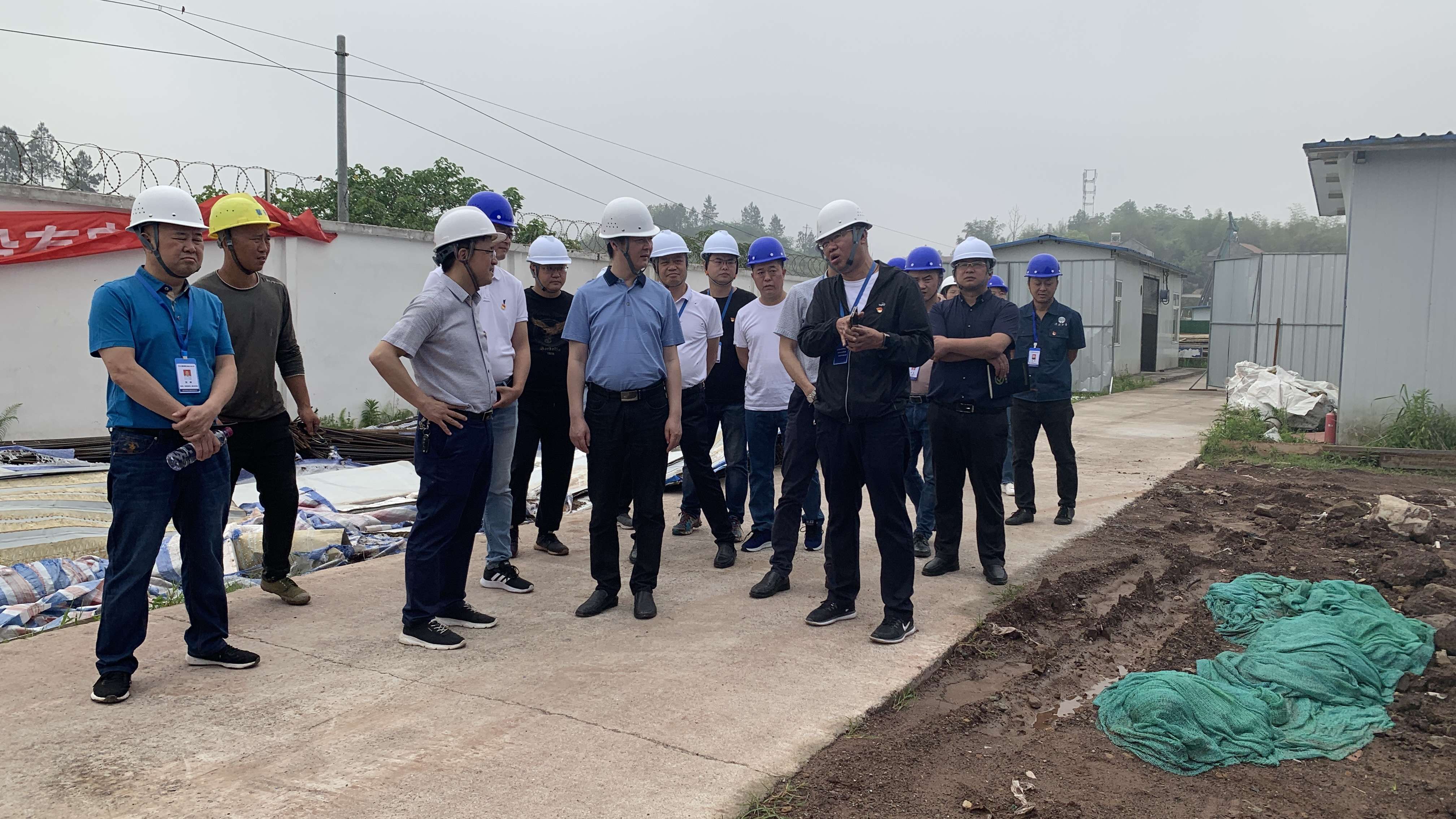 市公服集團黨委委員、監(jiān)事會主席周威帶隊調研清源水務公司