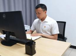 《榜樣在身邊》系列報(bào)道——陳顯洪、趙金玉：實(shí)干擔(dān)當(dāng)促發(fā)展 立足崗位建新功